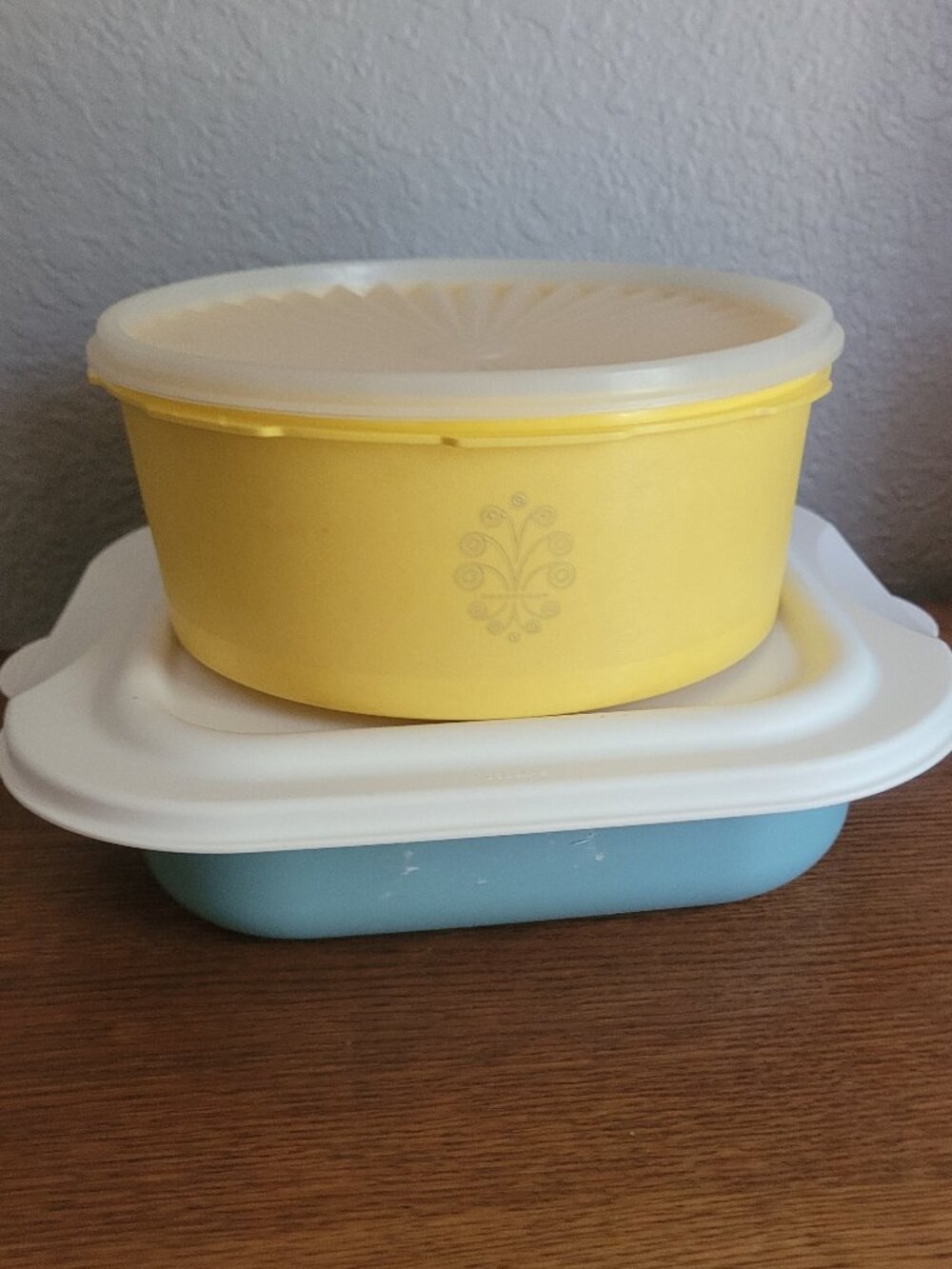 Tupperware Servalier Yellow Retro 8" 70's & OvenWorks Ultra Plus 2qt Sq Teal